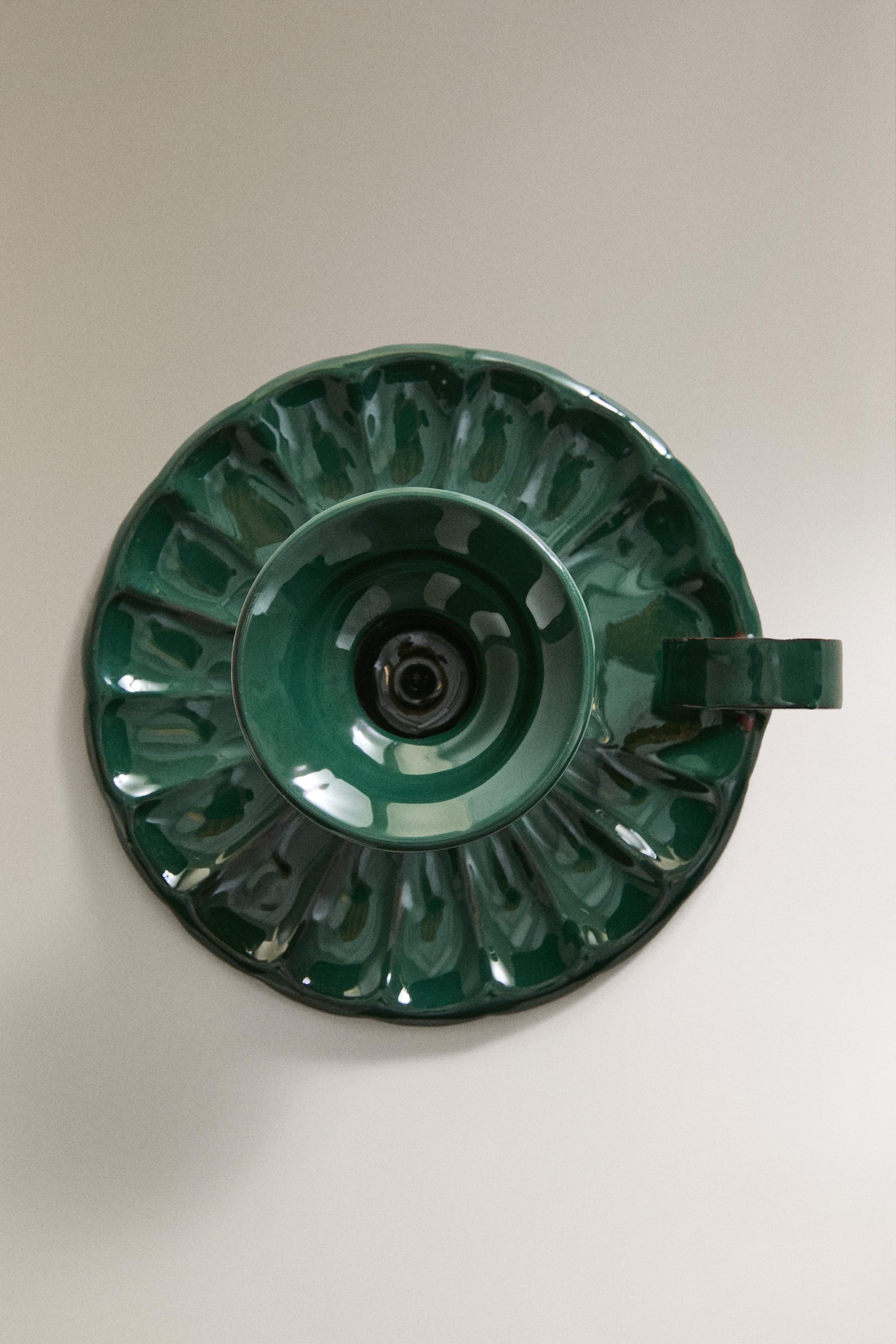 IRON CANDLESTICK WITH WAVY PLATE CHRISTMAS